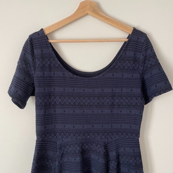 ✨HOST PICK✨DIVIDED Navy Patterned Mini Dress Size M (AU 12) - Picture 4 of 10